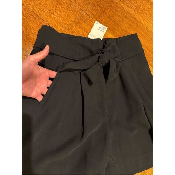 NWT H&M Women’s High Waisted Black Dress Shorts with Undetachable Sash Tie Sz 4 - Picture 5 of 10